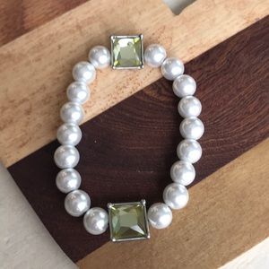 Faux pearl peridot chunky bracelet